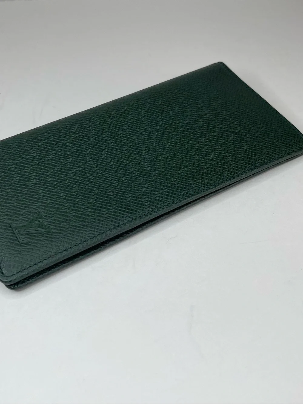 Louis Vuitton Taiga leather long bifold wallet with Box